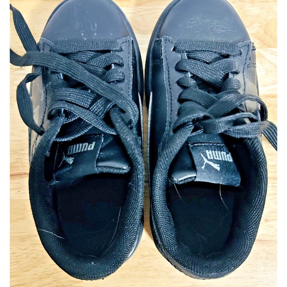 Puma Smash v2 Kids Black Sneakers Youth Size 10 US Leather Lace Up - Picture 2 of 7